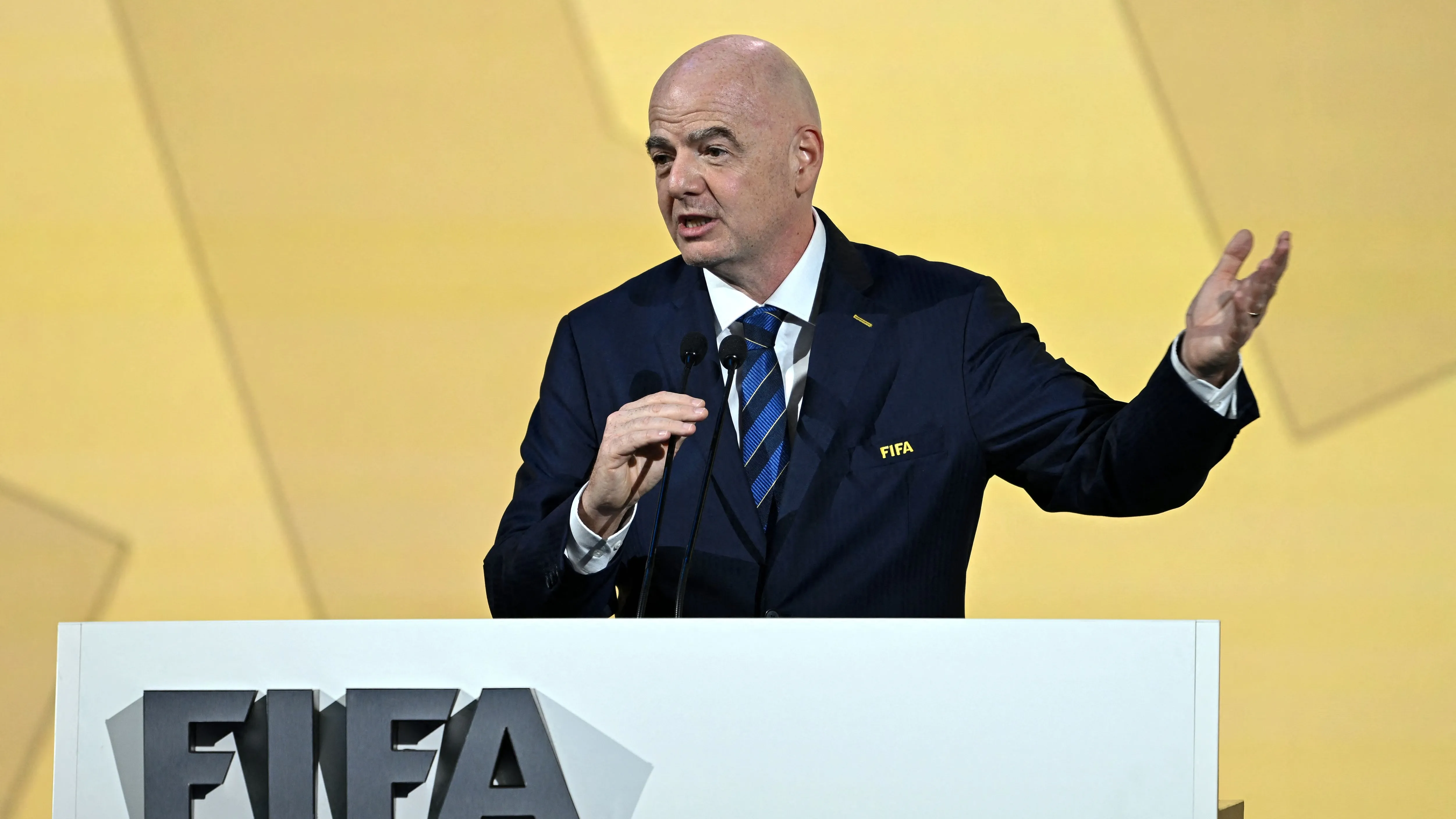 因凡蒂诺回应“FIFA Forward”项目失败,强调足球团结初心